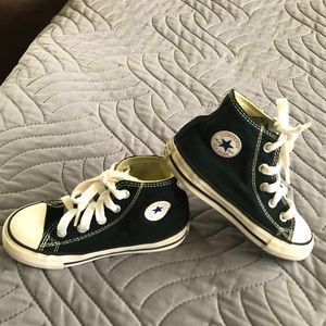 Converse All Star by Chuck Taylor Hi top kids size 8